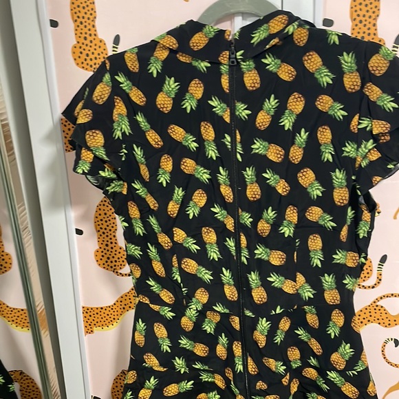 NWT Alice and Olivia pineapple romper - Picture 4 of 4